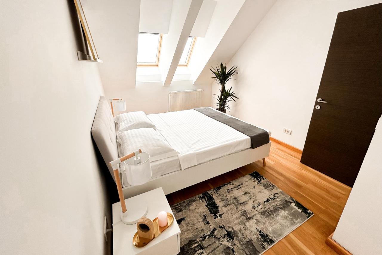 Apartamento Downtown C22 Bucarest Exterior foto